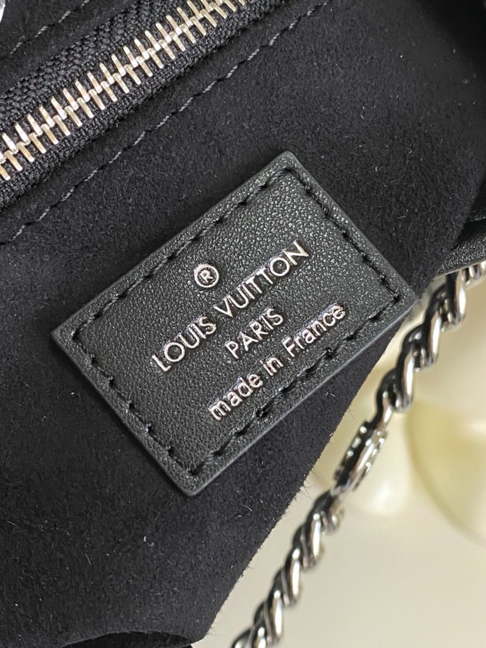 Louis Vuitton Shoulder Bag Carryall Cargo Vibe PM Lambskin M24861 - Picture 9 of 9